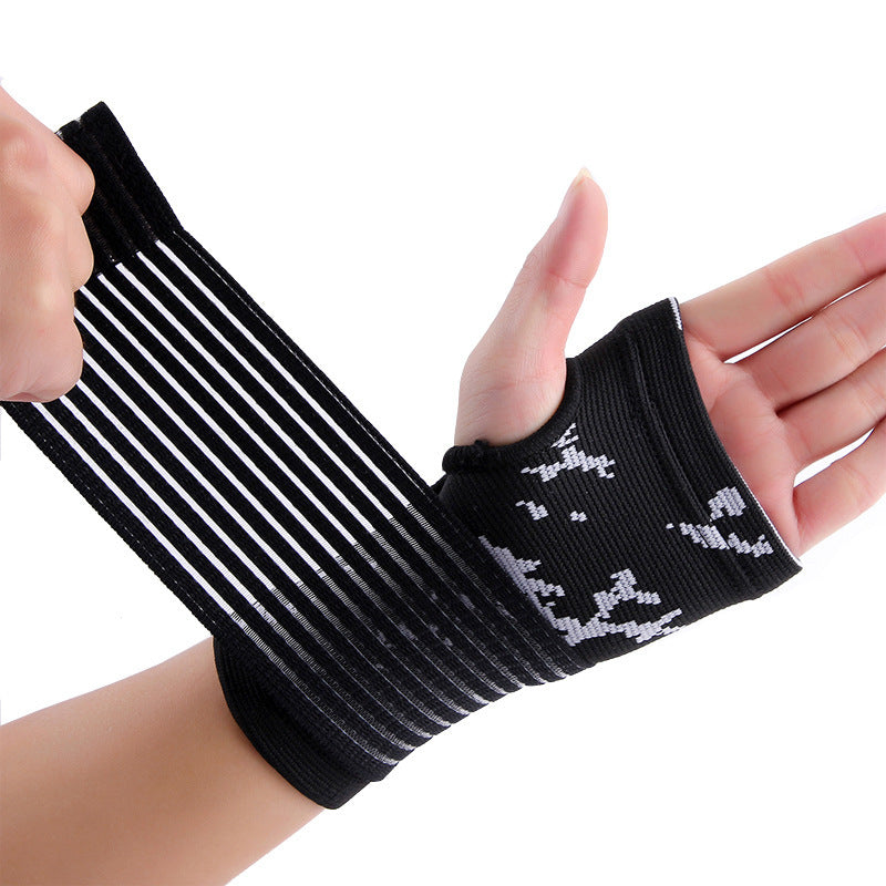Black knitted compression palm