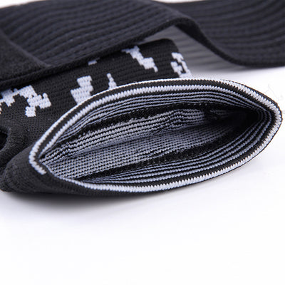 Black knitted compression palm